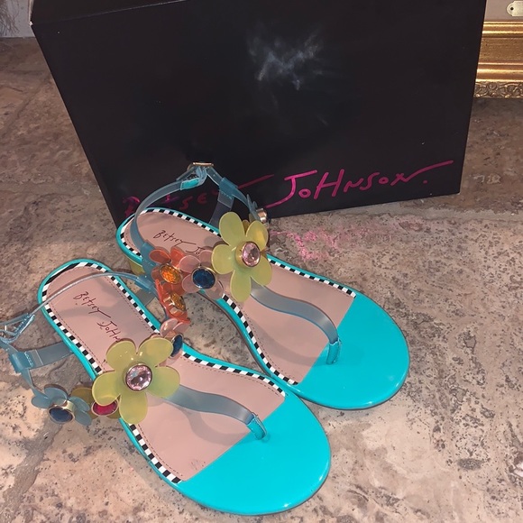 Betsey Johnson New ALANNI TURQUOISE MULTI 8.5 w/ Box
